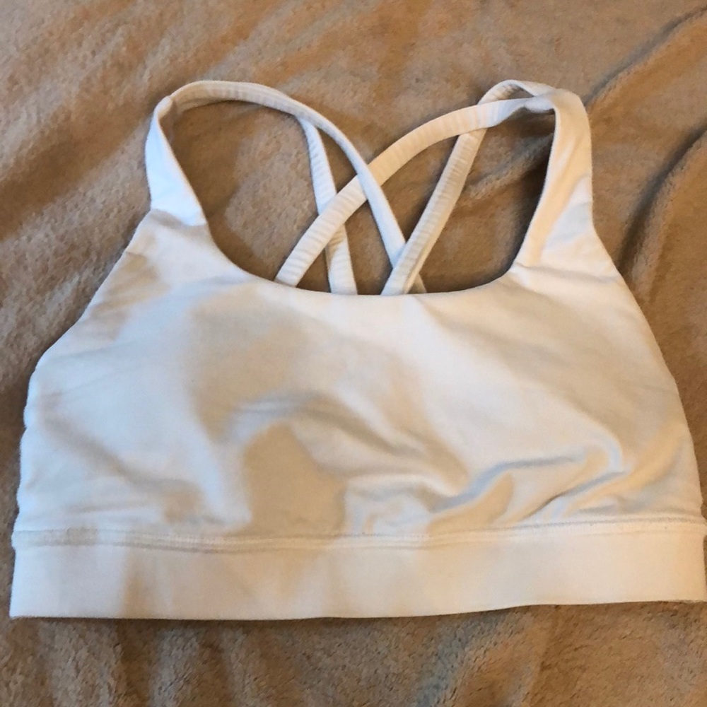 White lululemon sports bra